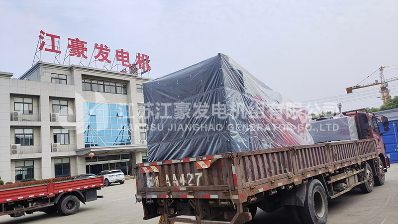 一台1000kW康明斯柴油发电机组发货