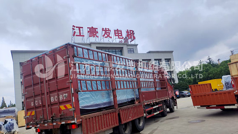 多台多型柴油发电机组发货
