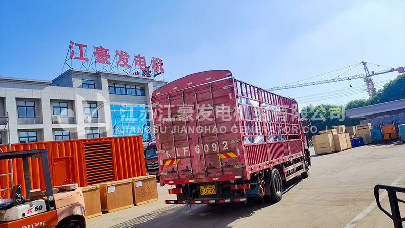 ​一台650kW康明斯动力柴油发电机组发货